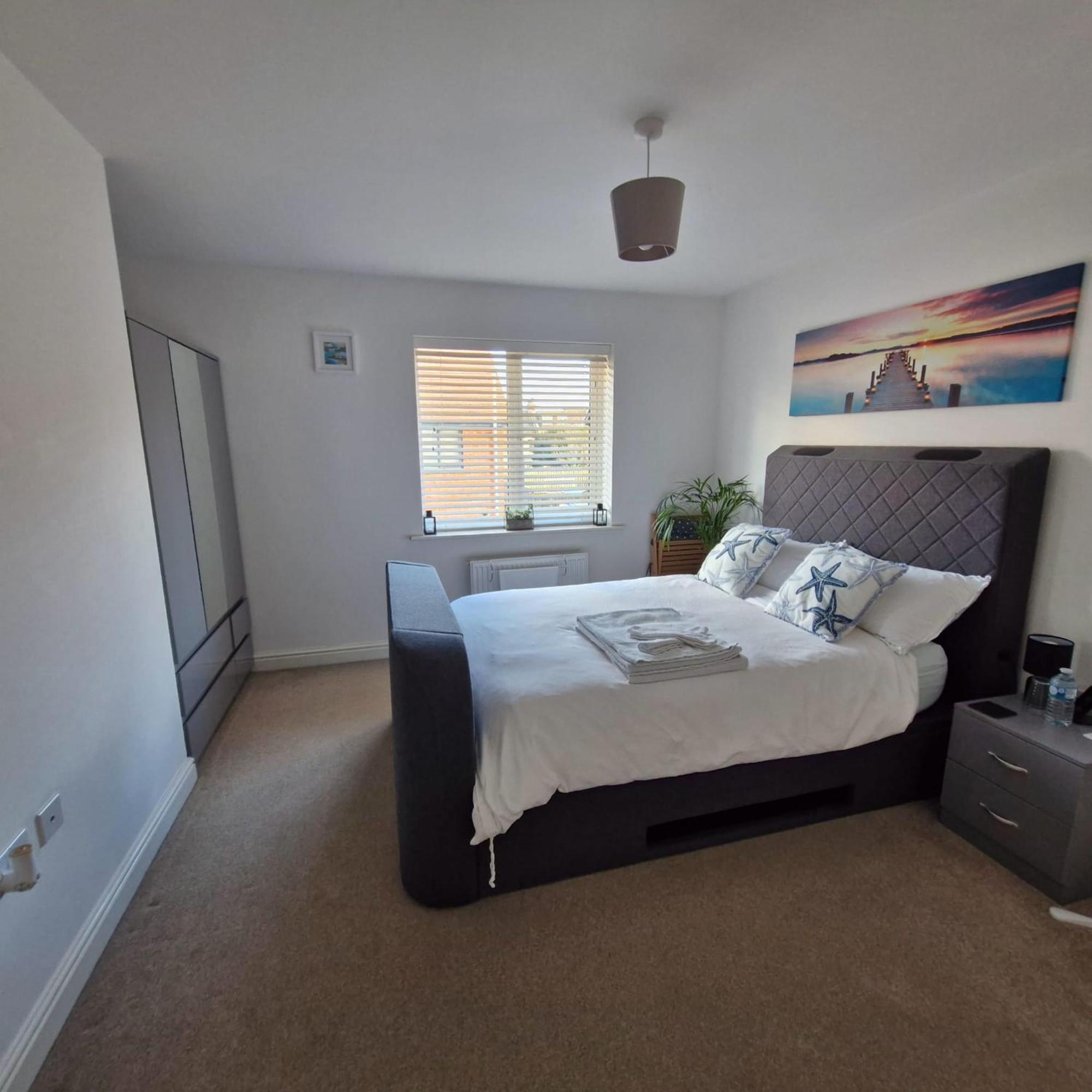 Modern Double Room With En-Suite, Parking & Fast Wifi - Close To Beach Sandgate Exterior photo