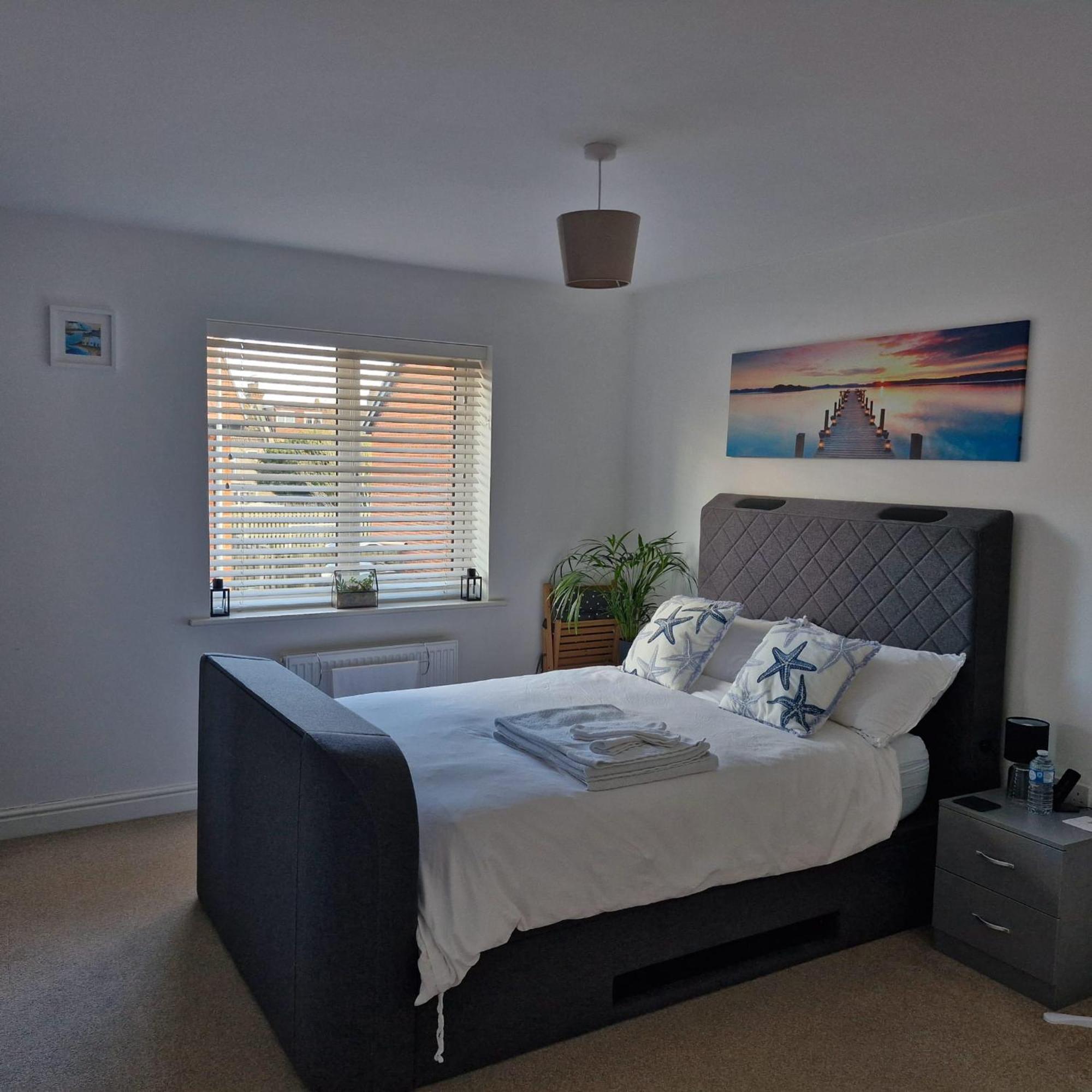 Modern Double Room With En-Suite, Parking & Fast Wifi - Close To Beach Sandgate Exterior photo